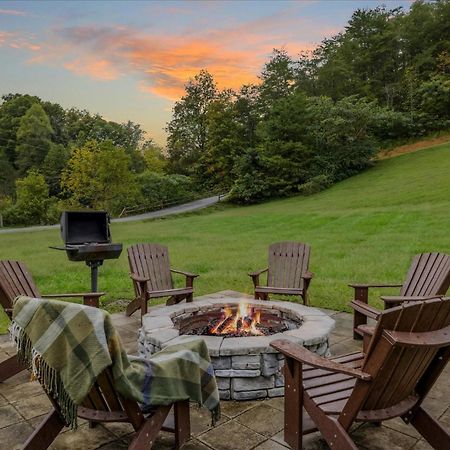 Hot Tub Fire Pit Game Room Theater Easy Access Sleeps 12 - Black Bear Lodge Pigeon Forge Zewnętrze zdjęcie