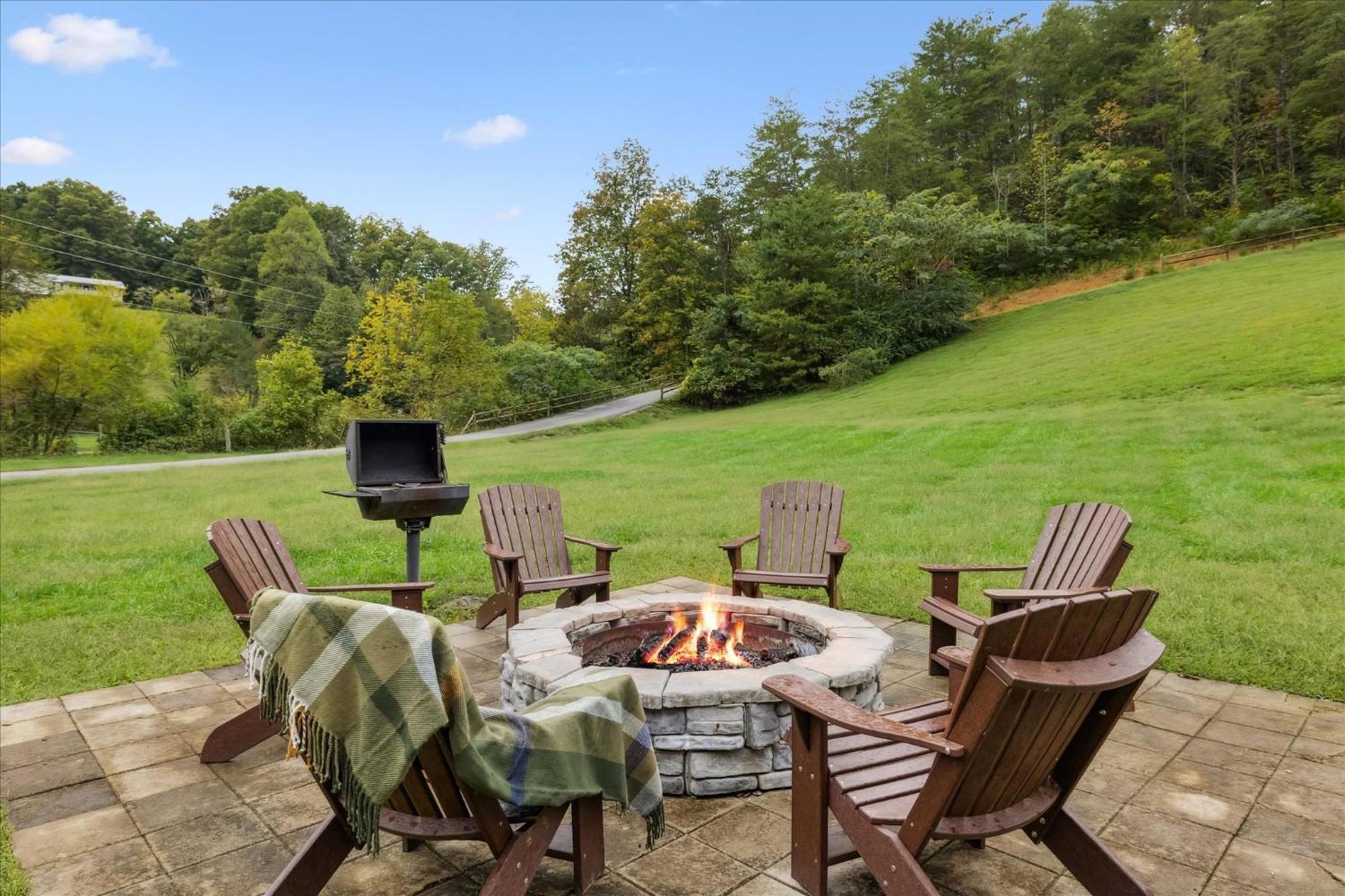 Hot Tub Fire Pit Game Room Theater Easy Access Sleeps 12 - Black Bear Lodge Pigeon Forge Zewnętrze zdjęcie