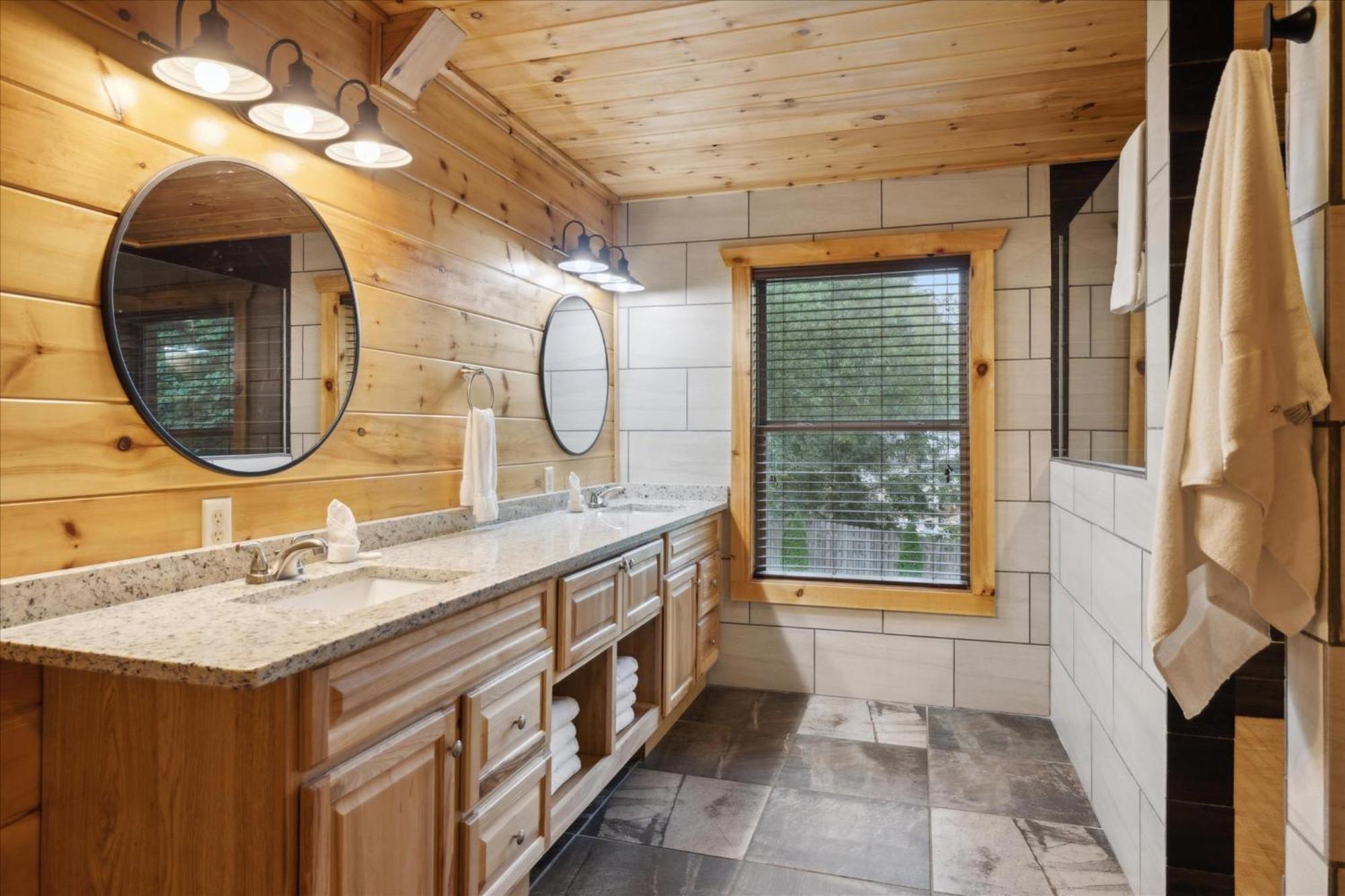 Hot Tub Fire Pit Game Room Theater Easy Access Sleeps 12 - Black Bear Lodge Pigeon Forge Zewnętrze zdjęcie